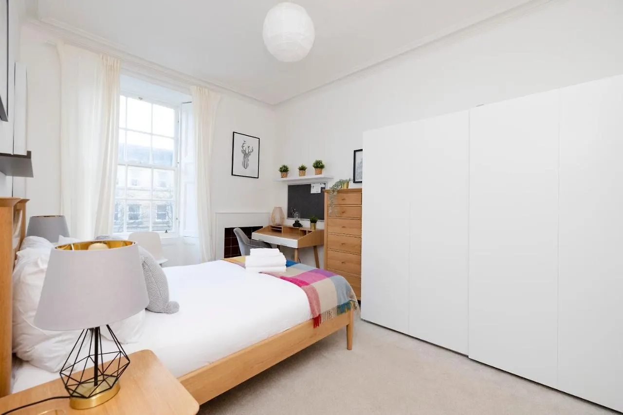 Joivy Bright And Modern Flat With Desk Lejlighed Edinburgh 0*,